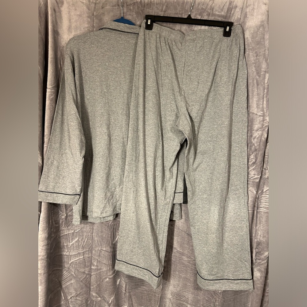 Pajama Set Gray With Black Trim Size 2x NWOT - Picture 3 of 3
